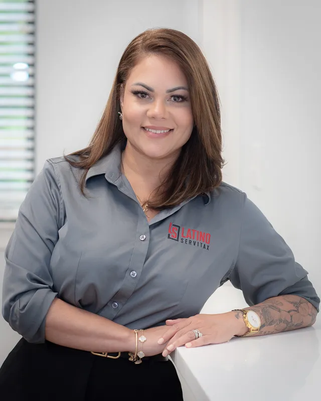 El equipo de Latino Servi-Tax en la oficina de Raleigh